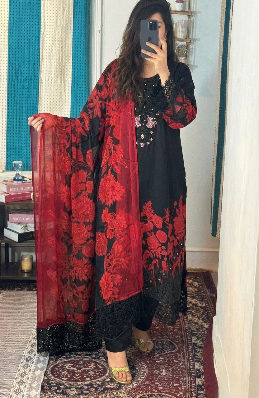 Red Black suit - Image 2