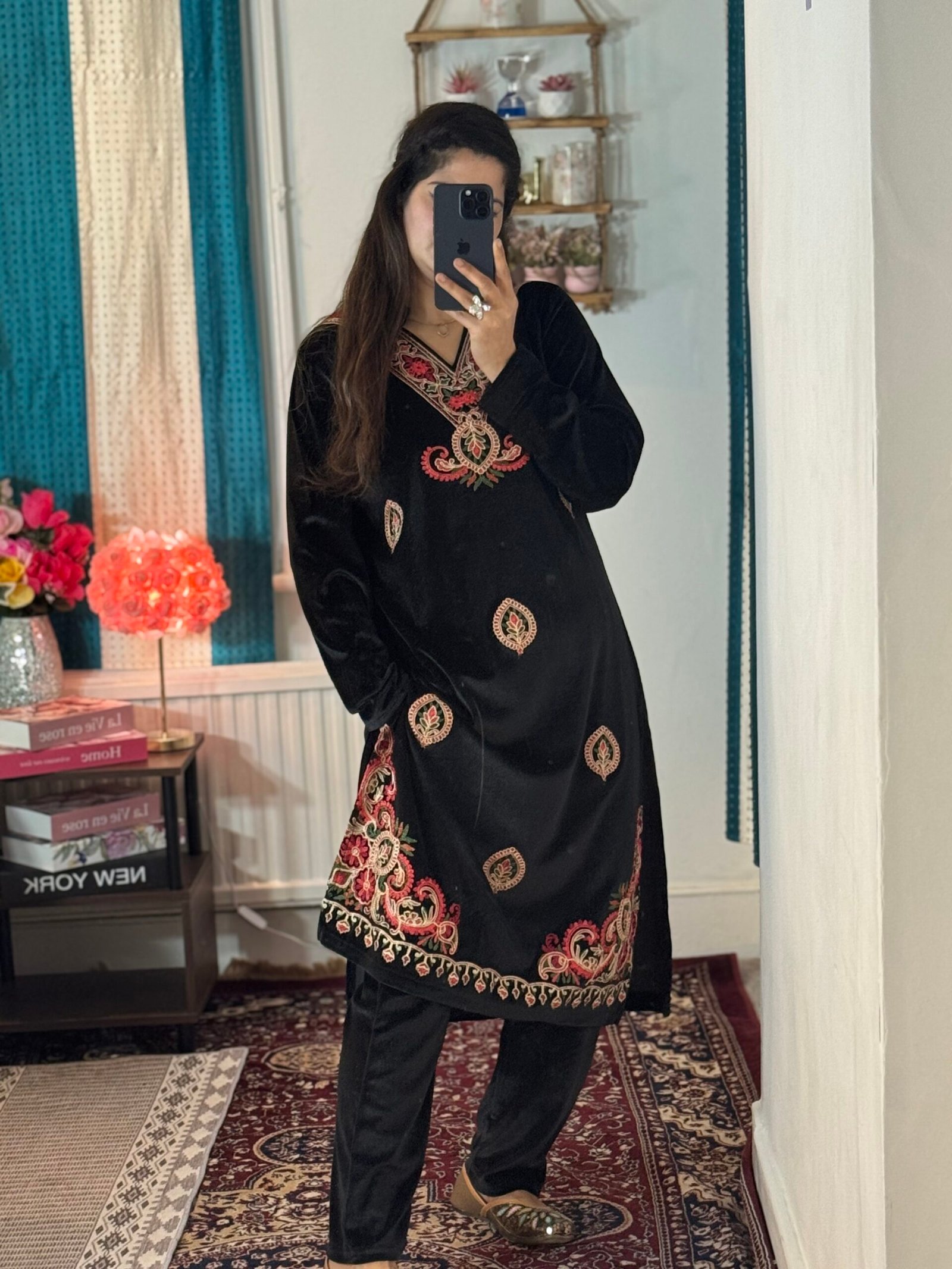 Kashmiri embroidered suit - Image 4